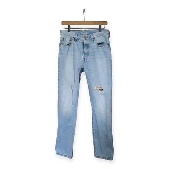 Levi Strauss & Co Women's 501 150th Anniversary Light Wash Floral Patch 29x30 - Picture 2 of 11